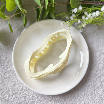 Ivory Grip Claw