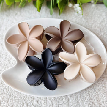 Daisy Flower Clip ( Random Colors )