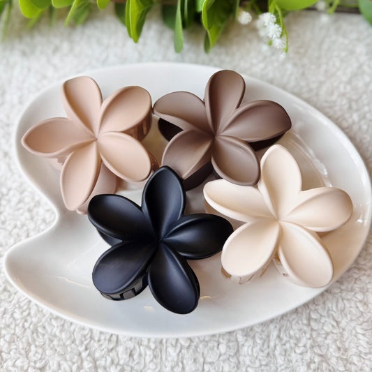 Daisy Flower Clip ( Random Colors )