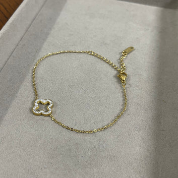 Hollow Clover Bracelet