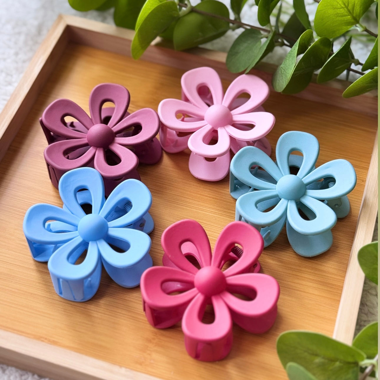 Pack Of 5 Hollow Flower Claw Clips