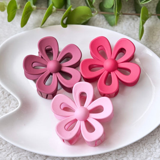 Pack Of 3 Hollow Flower Claw Clips