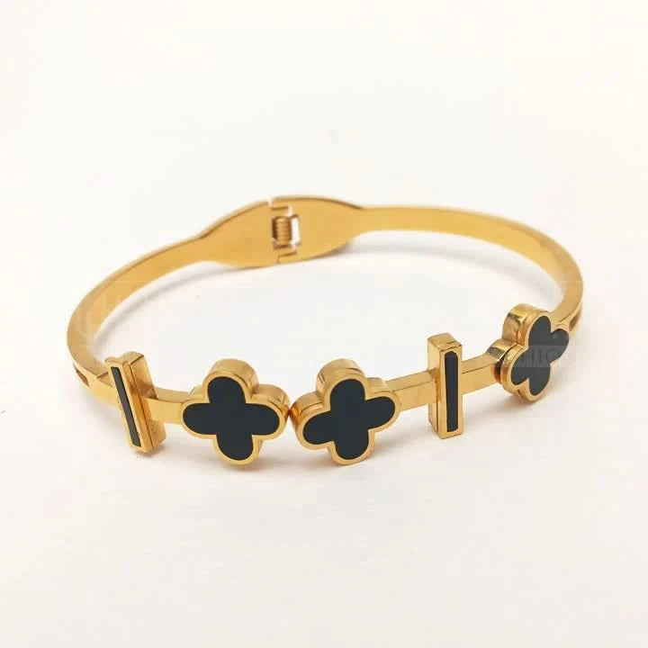 black-clover-steel-bangle-b